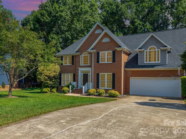 1630 Village Ct, Gastonia, NC 28054