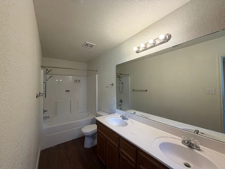 403 Olaf Dr #B — Photo 10
