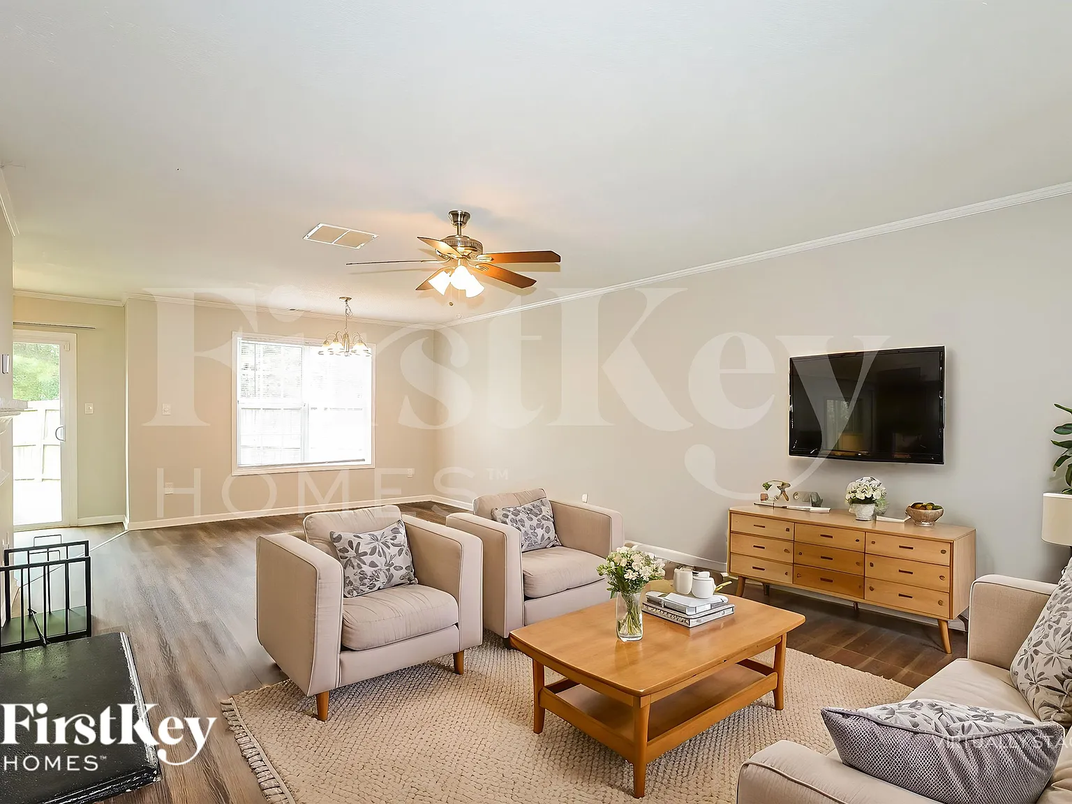 3 bed, 2.5 bath, 1626 sqft, $1,725 — Photo 3