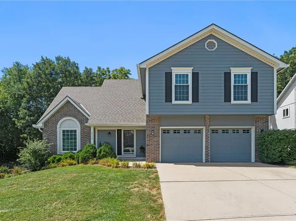 8530 N Flora Ave, Kansas City, MO 64155