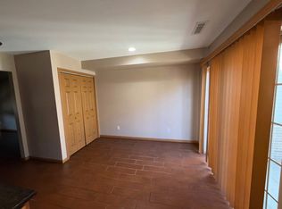 400 E Washington Ave APT 2, Effingham, IL 62401