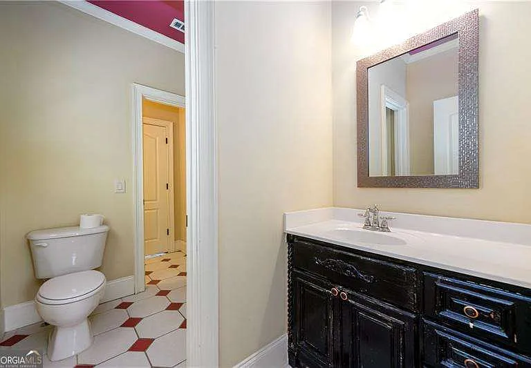 2770 Shumard Oak Dr — Photo 36