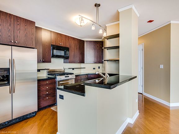 4th image of 420 E Waterside Dr Unit 512