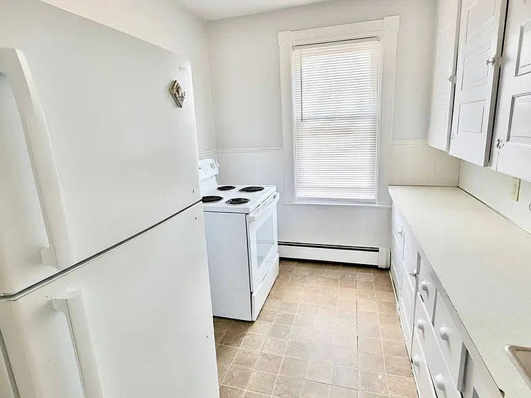 25 Read Ave — Photo 2