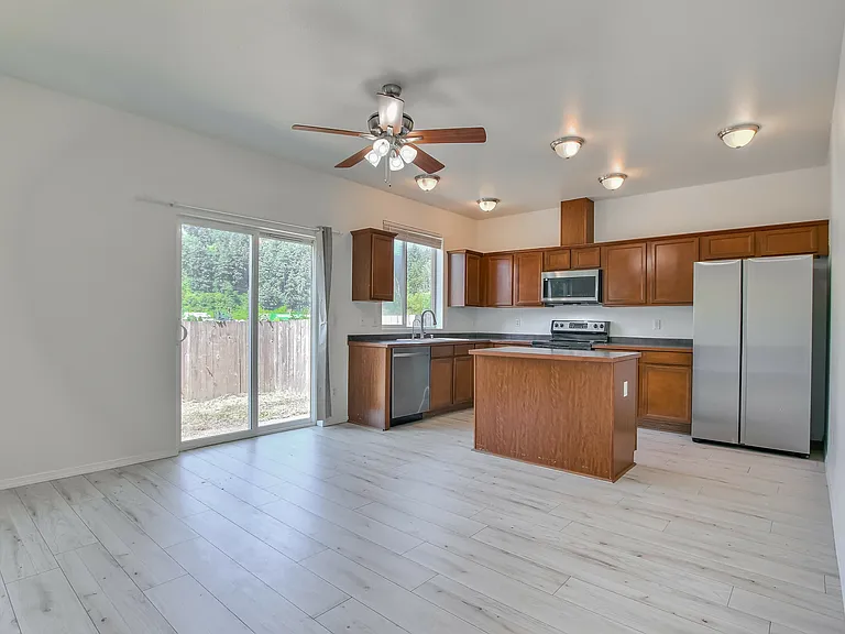 586 Beaver Blvd #A — Photo 10