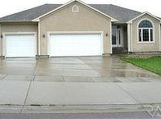 1804 W River Bluff Dr, Brandon, SD 57005