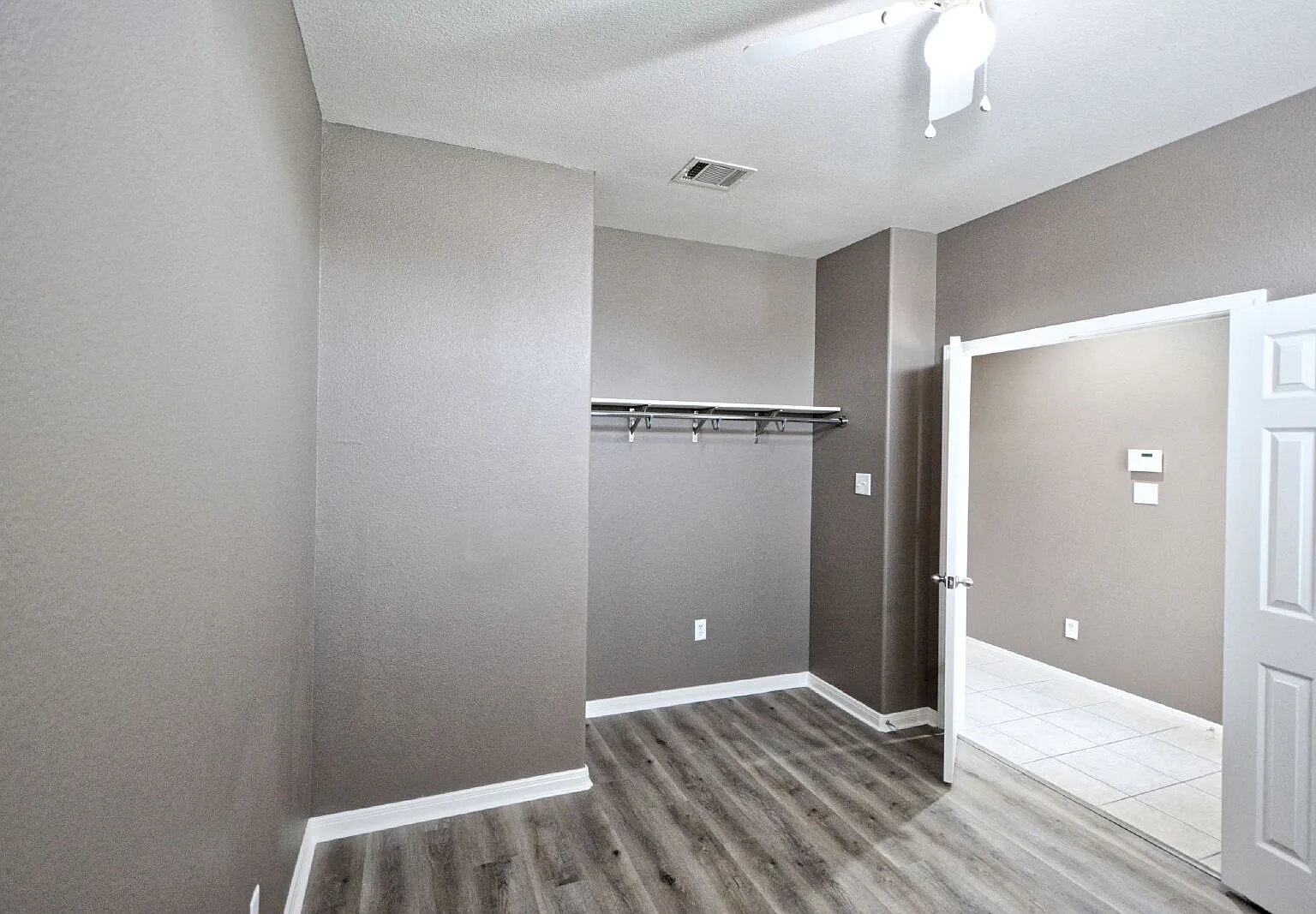 3 bed, 2.0 bath, 2029 sqft, $1,825 — Photo 4