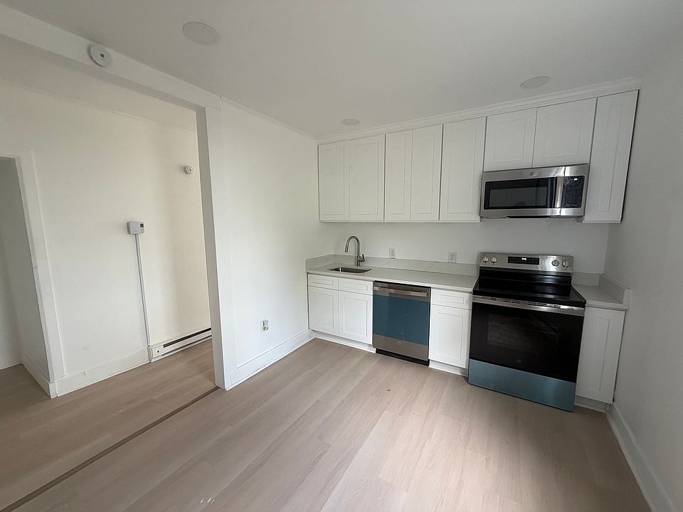 1st image of 514-516 Harrison Ave #1