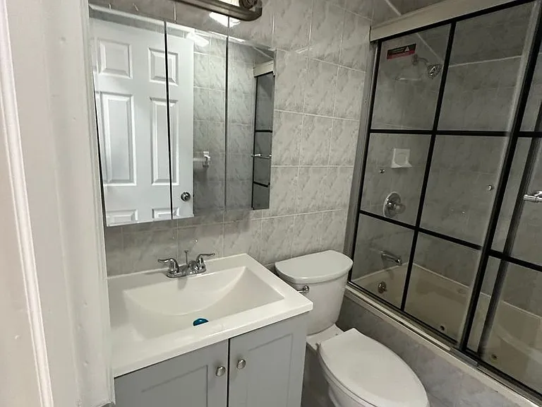 812 - OM-812 New York Avenue LLC — Photo 38