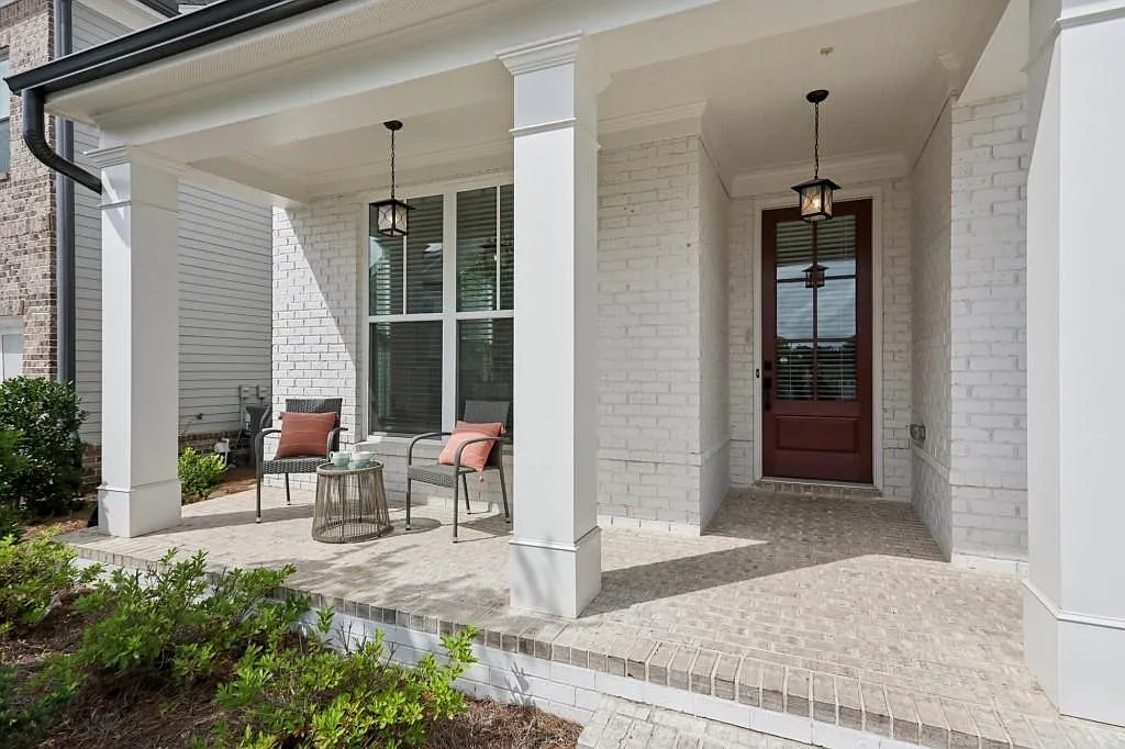 5 bed, 3.0 bath, 2764 sqft, $4,200 — Photo 2