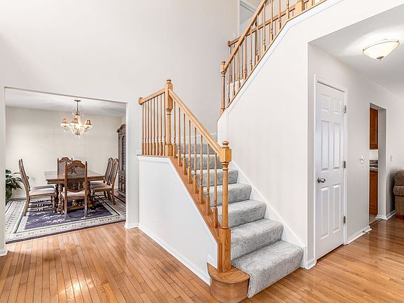 3rd image of 411 Joseph Ct