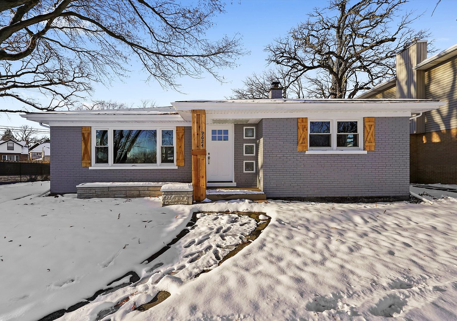 9624 W Shore Dr, Oak Lawn, IL 60453 | MLS #12540719 | Zillow