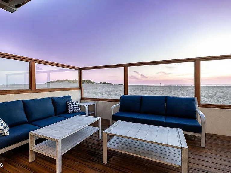 3373 Ocean Dr — Photo 25