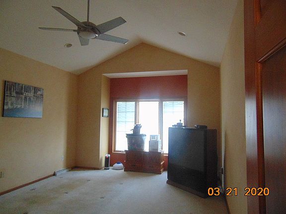 Master with Vaulted Ceiling