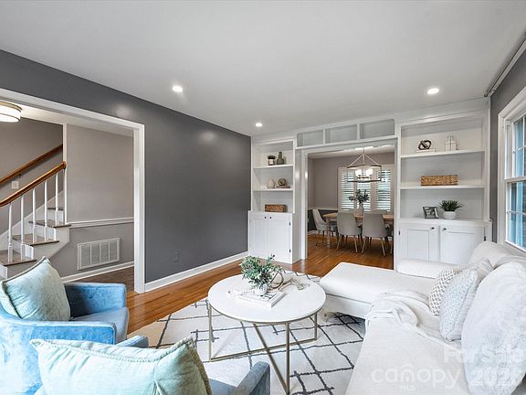 3rd image of 3808 Riverbend Rd