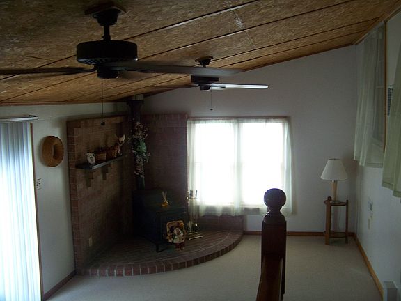 Huge family rm w/frpl