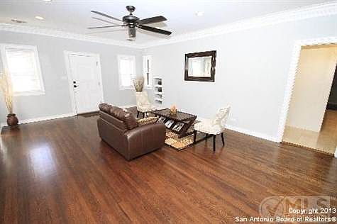 2nd image of 1601 Belknap Pl