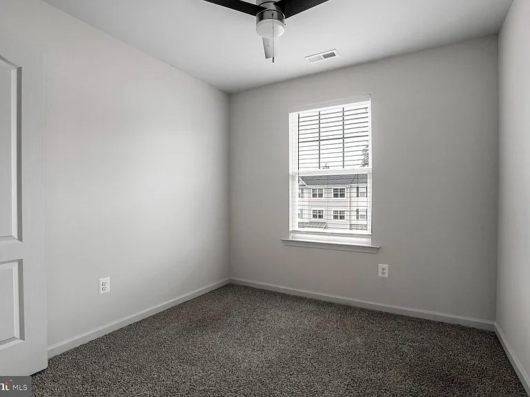 2437 Drake Ln — Photo 10