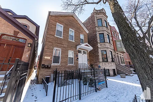 1431 W Flournoy St #2F Photo 1