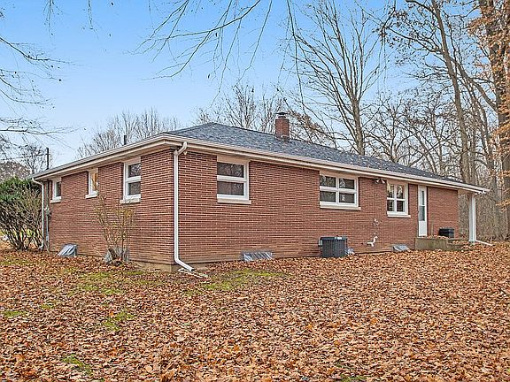 2nd image of 27840 Knoll Dr