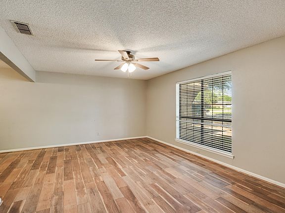 4th image of 3008 Cromwell Ave