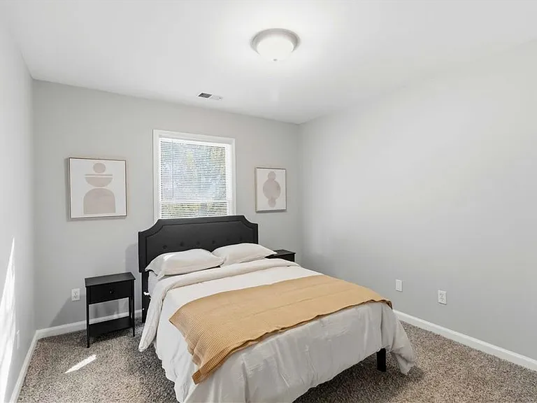 639 Ira St SW — Photo 11