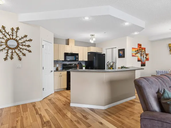 5280 Terwillegar Blvd NW #307, Edmonton, AB T6R 3T9