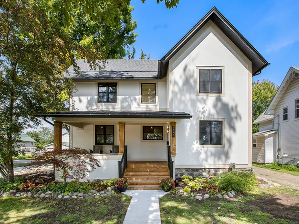 225 E Liberty St, South Lyon, MI 48178