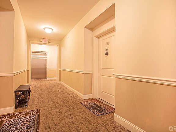 5th image of 543 Doral Ct