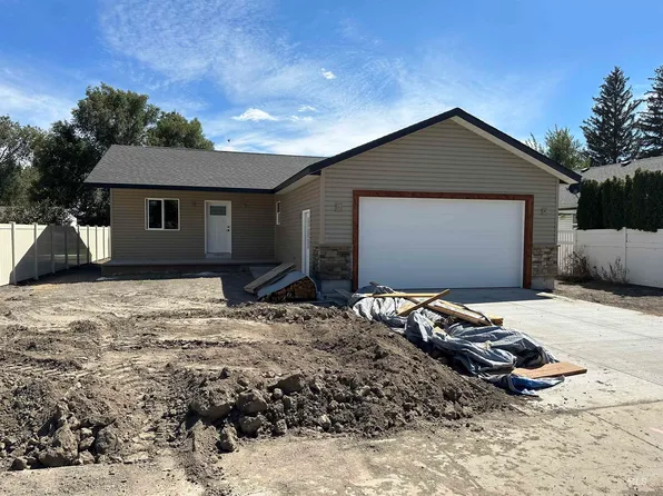 203 21st Ave, Gooding, ID 83330