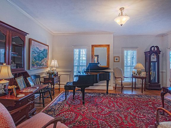 3rd image of 5114 Hunting Hills Dr