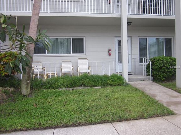3rd image of 2070 World Parkway Blvd APT 4