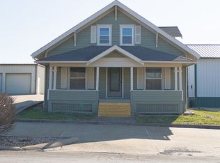 911 Cherry St, Chillicothe, MO 64601