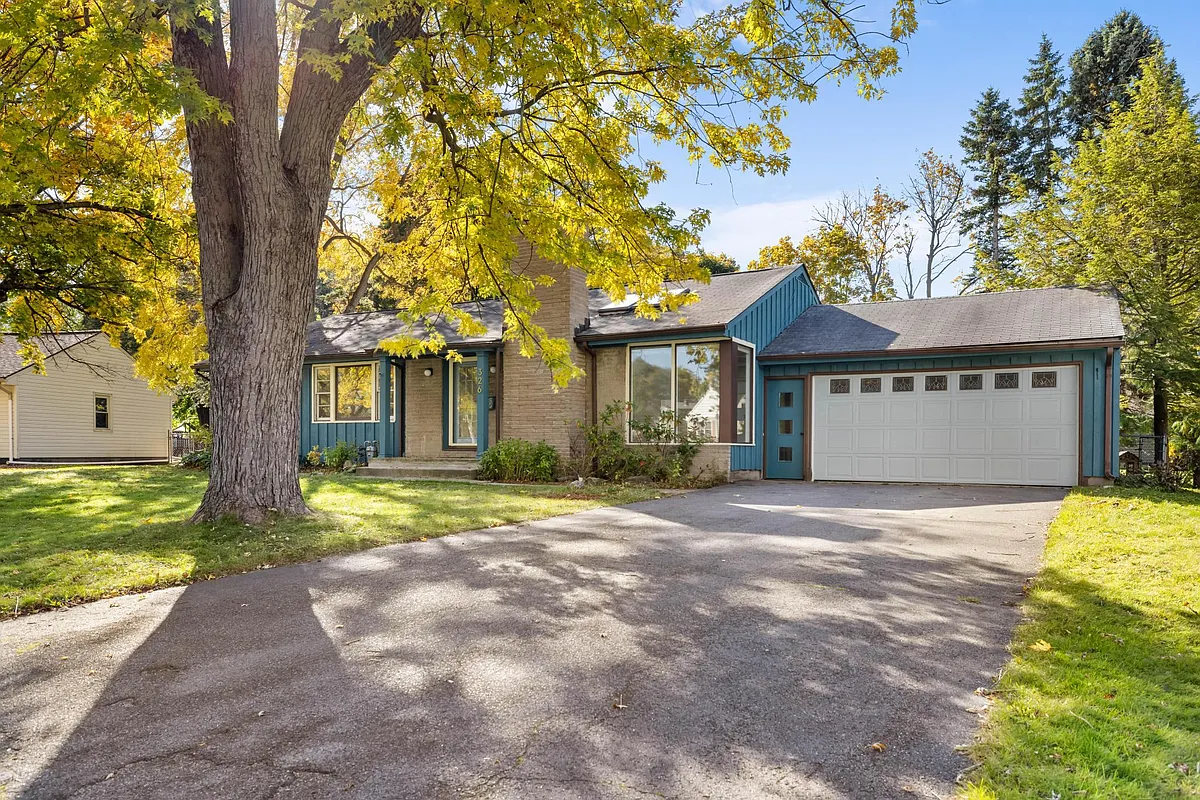 Building Photo - 326 Cadman Dr