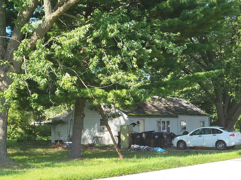 2nd image of 1803 Carlyle Rd