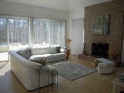 3rd image of 10 Montauk Ave