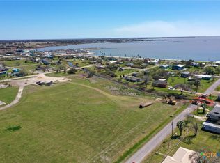 504 S 4th St, Seadrift, TX 77983