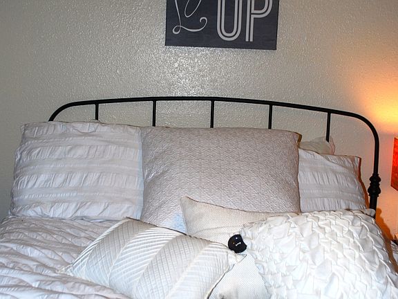 fits queen and king size bed