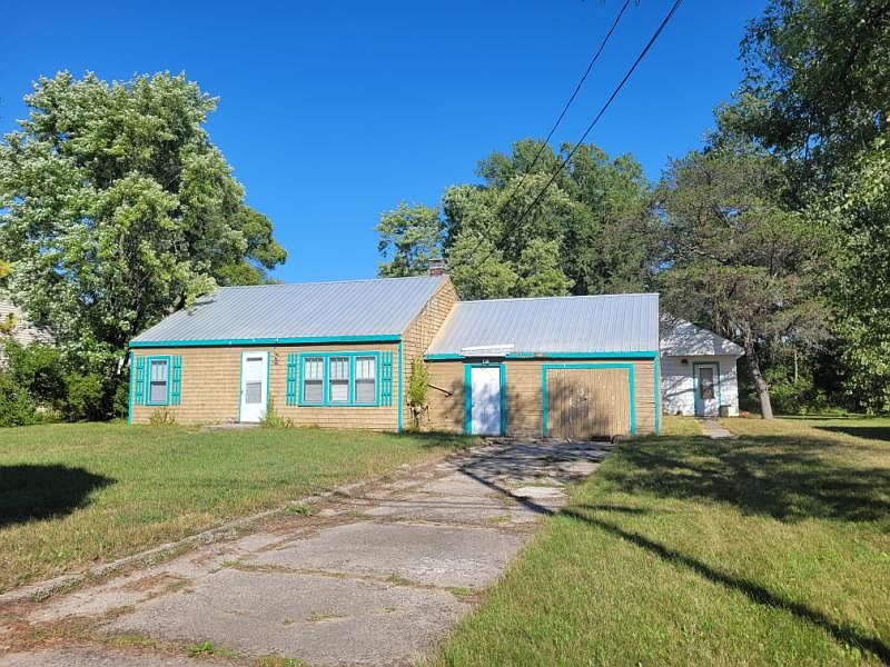 1st image of 218 N Lake St