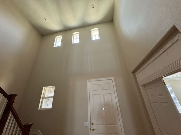 16034 Skyridge Dr