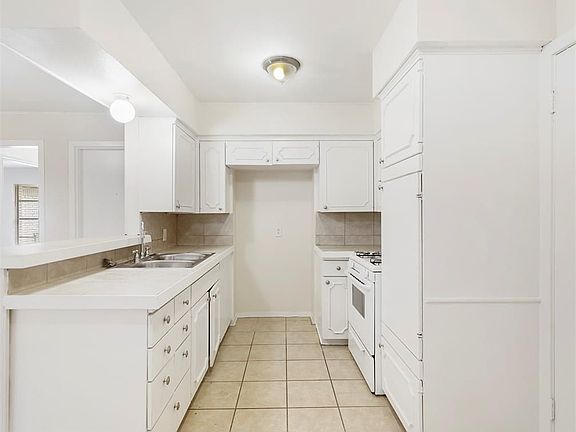 4th image of 5830 Southminster Dr