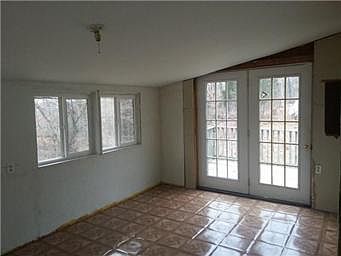 3rd image of 5990 Valley Dr