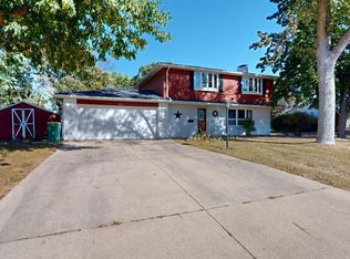 329 Meredith Rd, Albert Lea, MN 56007