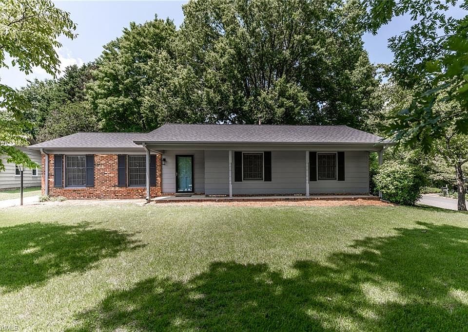1st image of 2 Bayberry Ct