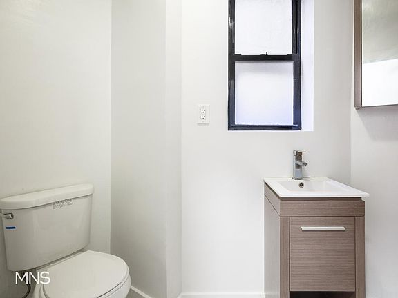 4th image of 330 W 49th St APT 5FE