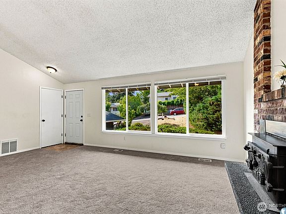 4th image of 1116 SW 106th Street