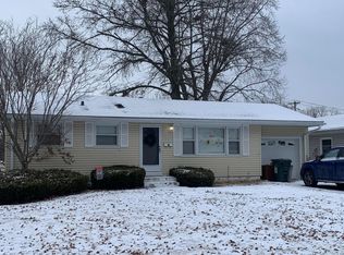 105 Sally Dr, Florissant, MO 63031