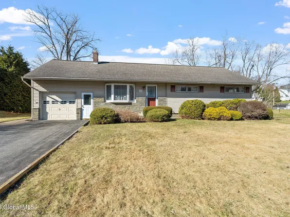 44 Beechwood Drive, Ballston Lake, NY 12019