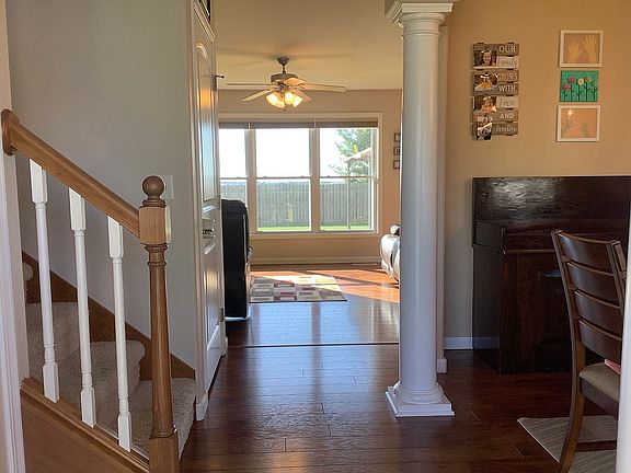 3rd image of 805 Chickory Dr
