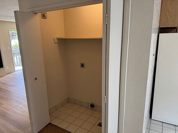 4th image of 504 McClellan Ave #5